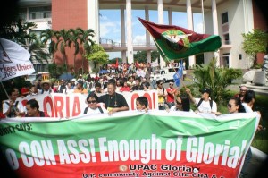 IMG-8317 Members of the UP community march from Quezon Hall where they held a program in defiance of HR 1109 - Photo by Roehl Nino Bautista