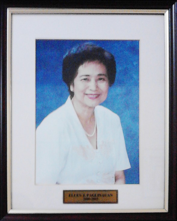 Dean Ellen Paglinauan